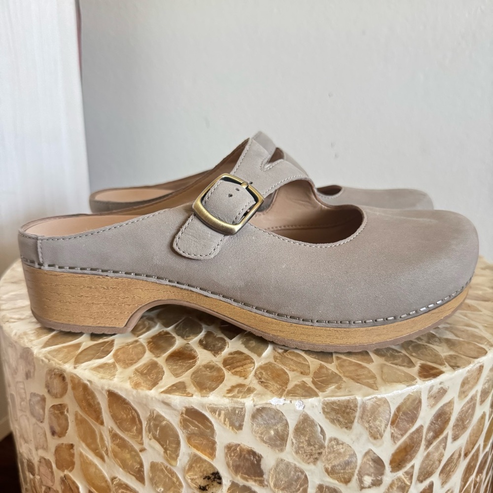 Dansko Britney Stone Nubuck Leather Mule Clogs size 40 - Picture 2 of 10